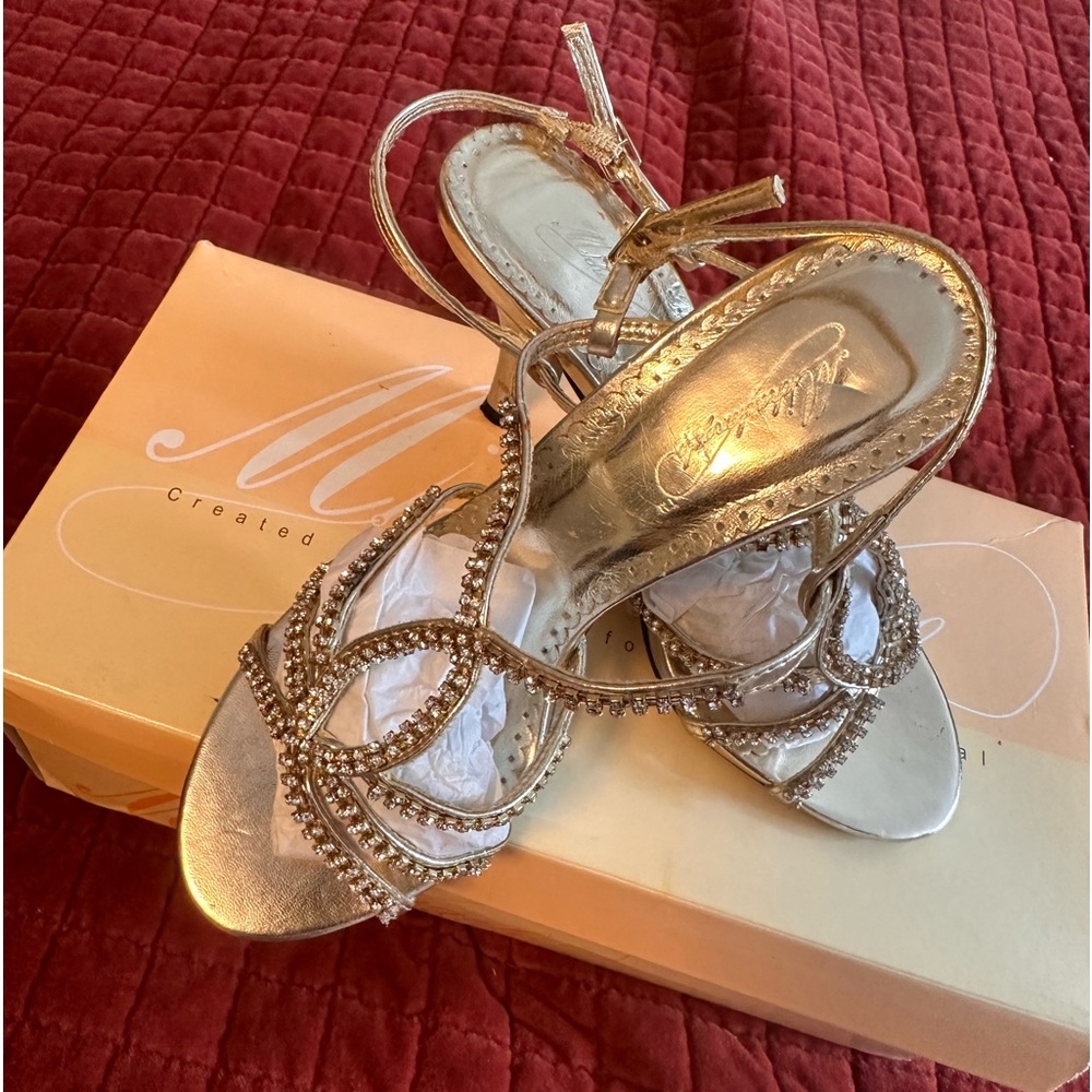Michael Angelo size 5 1/2 gold dress sandals with rhinestones